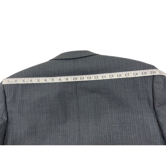 Mens Gray Pinstripe Two-Piece Suit 100% Wool Classic Fit Jacket & Pants Size 44L - Picture 10 of 16